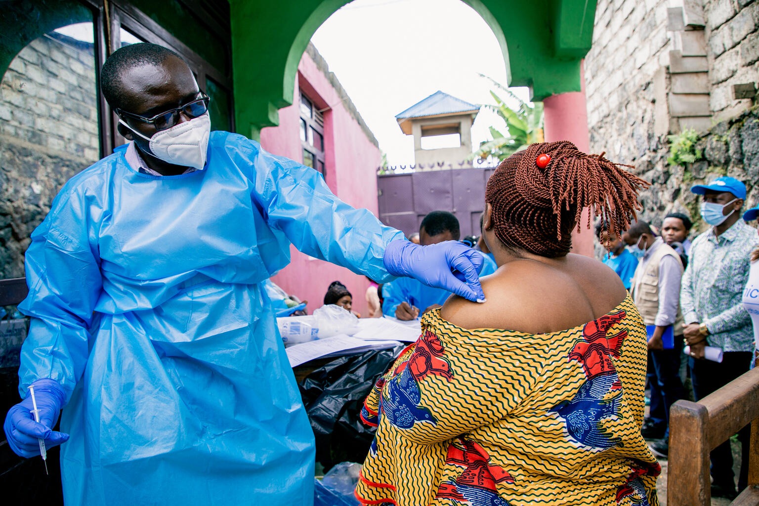 Delivering COVID-19 Vaccines Throughout The World | UNICEF Ireland